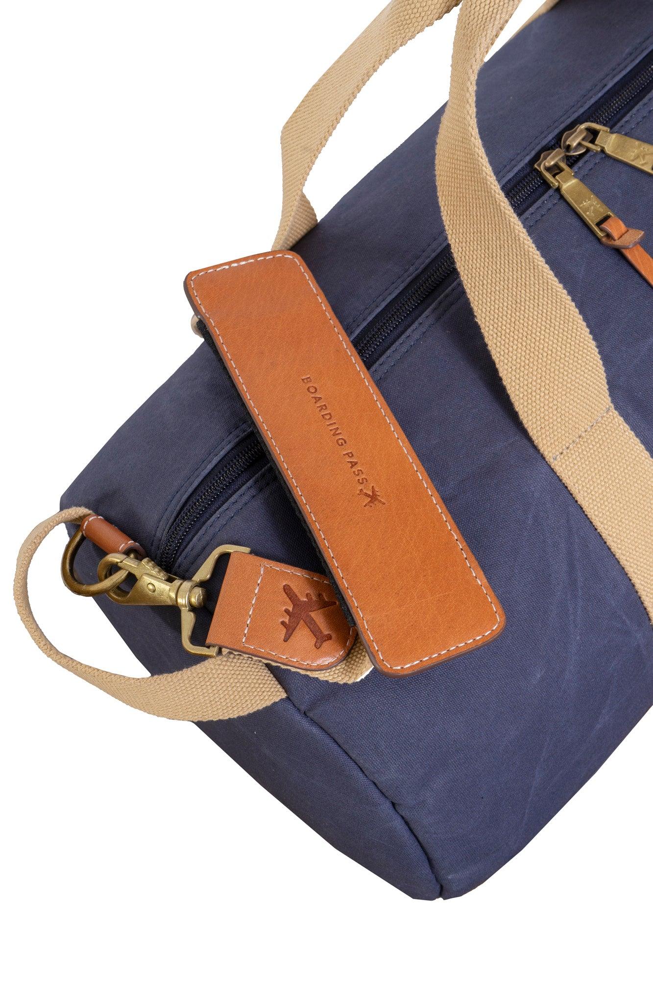 Voyager 20"Waxed Canvas Shoe Pocket Duffel - Navy